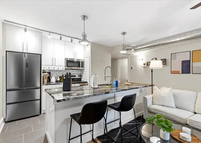 Apartment Modern 2br Near Downtown & Shopping