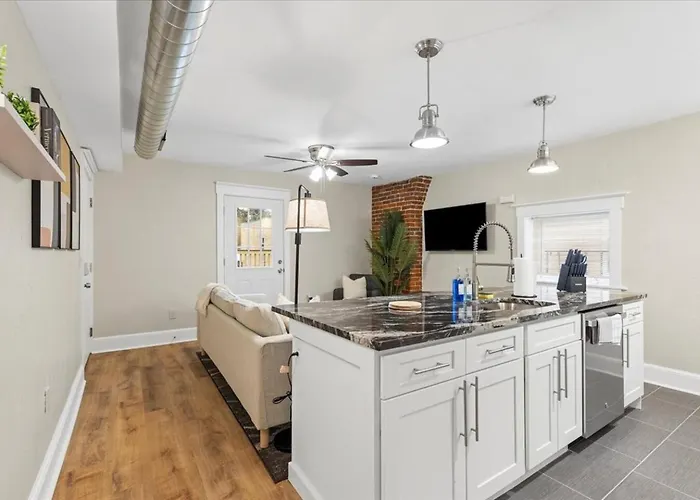 Apartment Modern 2br Near Downtown & Shopping Pittsburgh