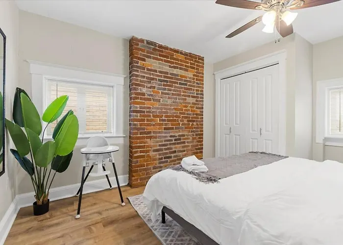 Apartment Modern 2br Near Downtown & Shopping