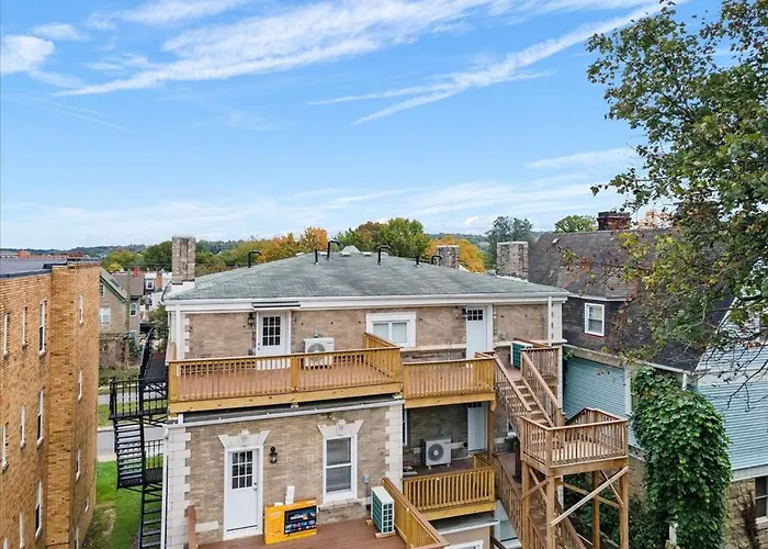 Modern 2br Near Downtown & Shopping